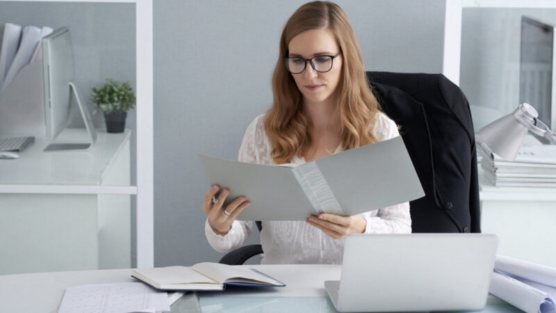 Dlaczego warto podpisać umowę z biurem księgowym